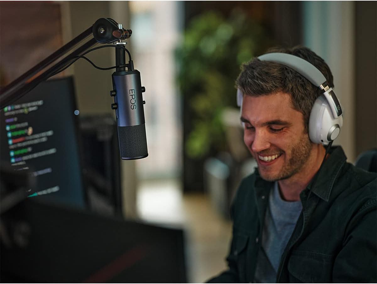 Gaming Microphone with USB-C Cable and Audio Controls U7709