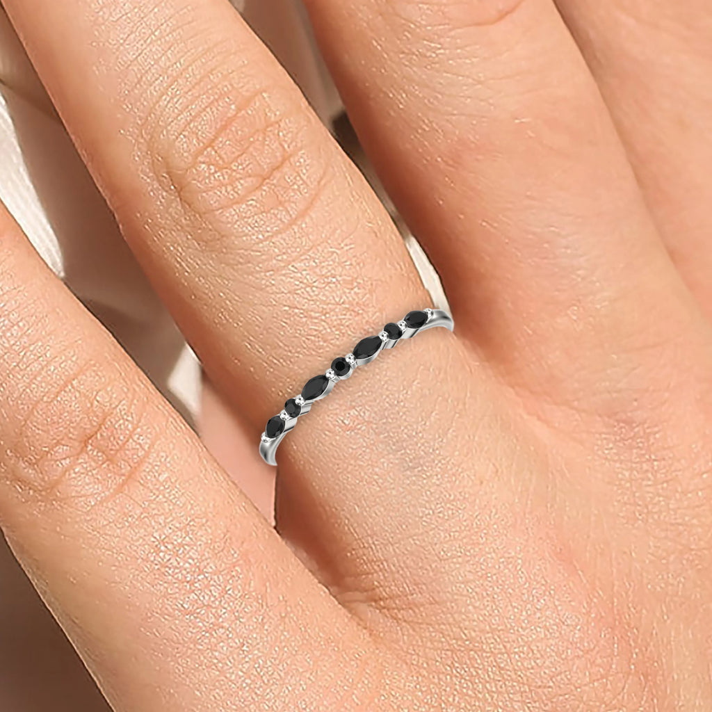 10k White Gold Black Diamond Moissanite Ring Q627488