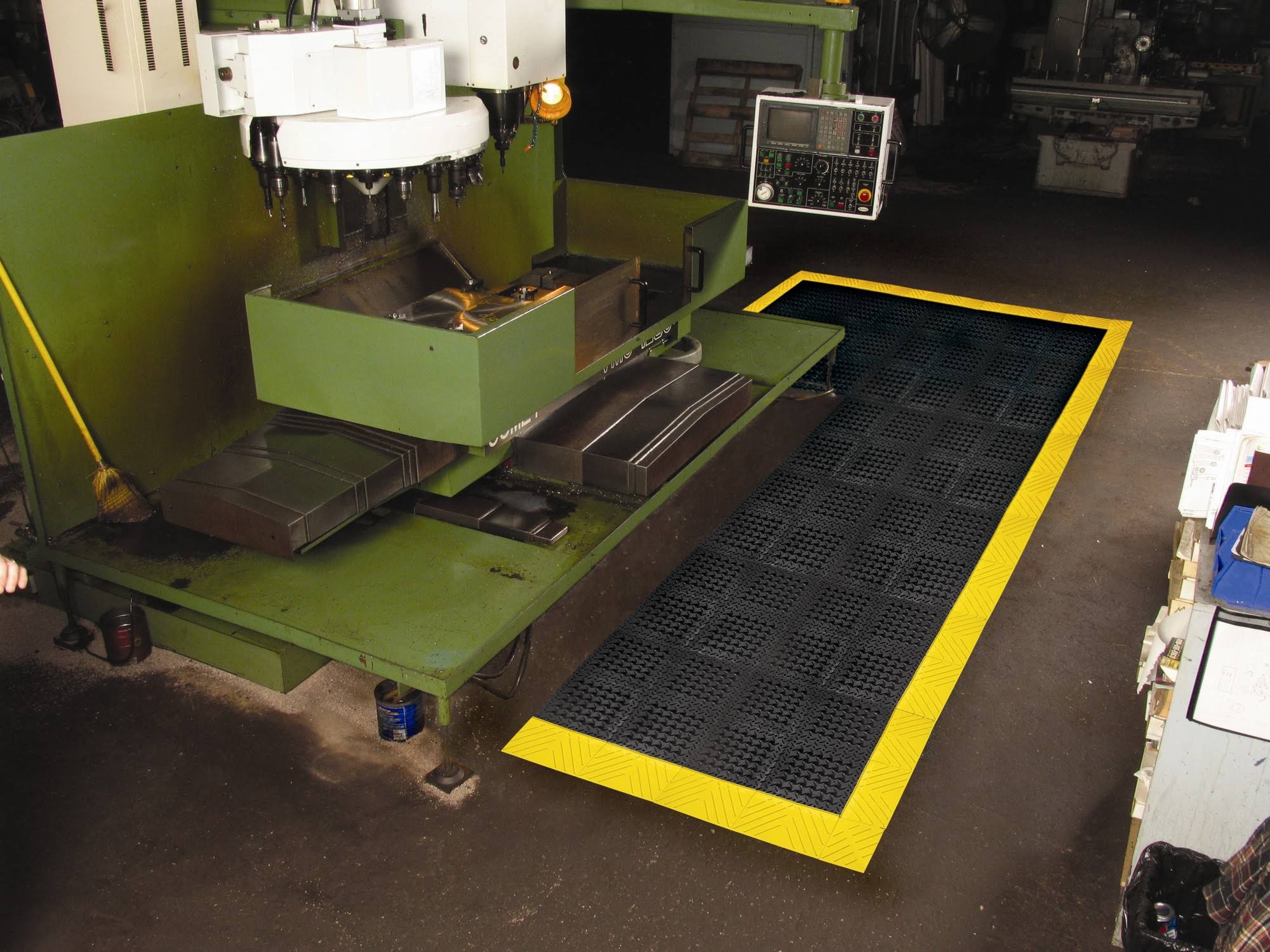 Black Interlock Drainage Runner S138